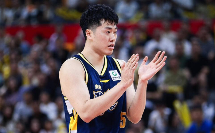 广东男篮季后赛隐患浮现 张皓嘉三战低迷引质疑